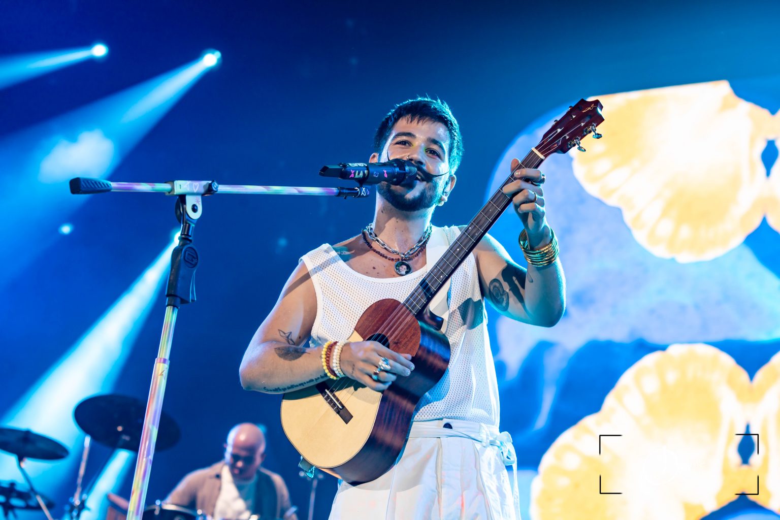 Camilo en la gira de “De Adentro Pa Afuera Tour” con un segundo sold out en el Wiznk Center. Fotografía por Josune Ordóñez