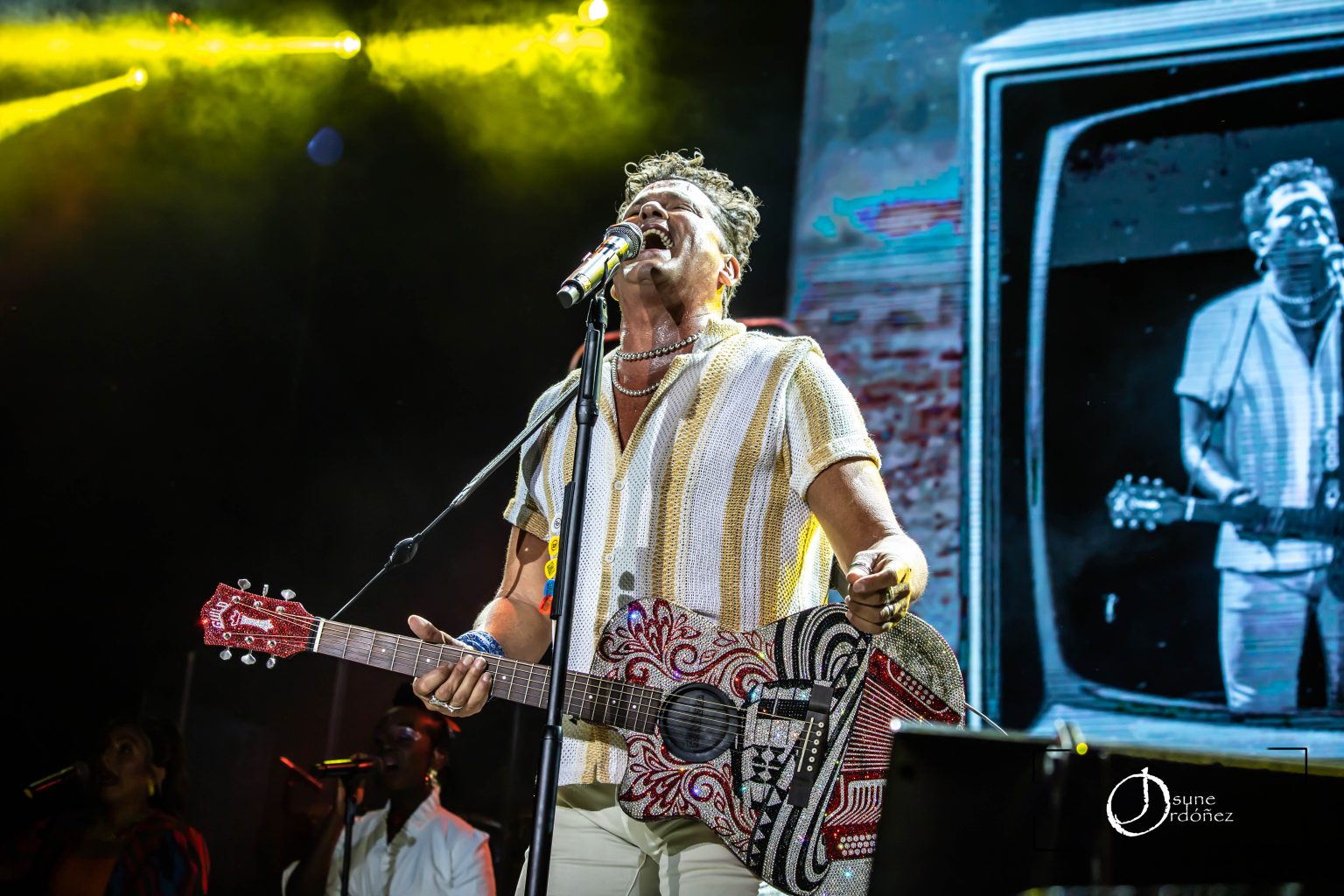 Carlos Vives en la Sexta edición de las Noches del Botánico. Fotografía por Josune Ordóñez